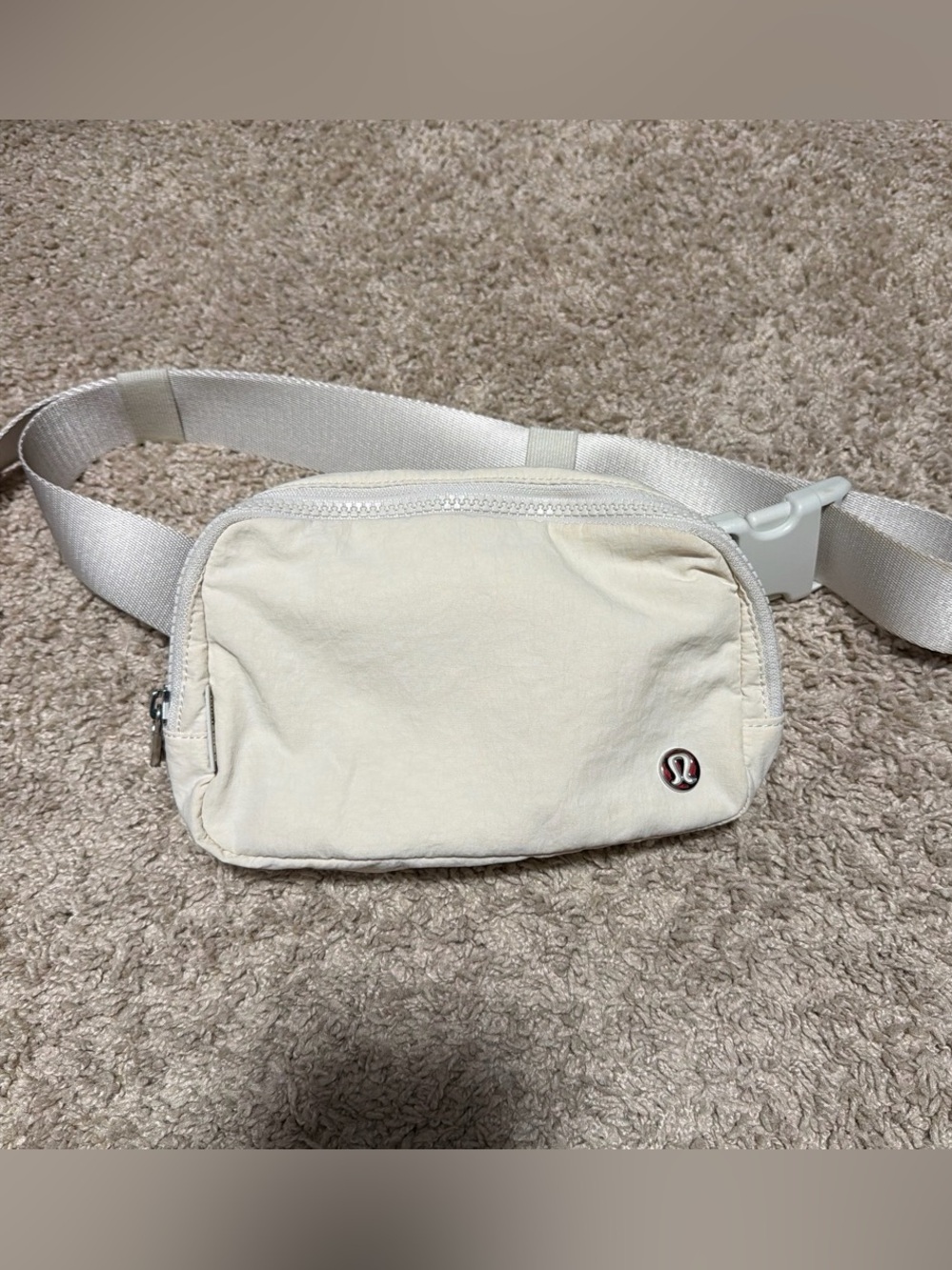 NEW. lululemon athletica women’s Cream Waist Bag